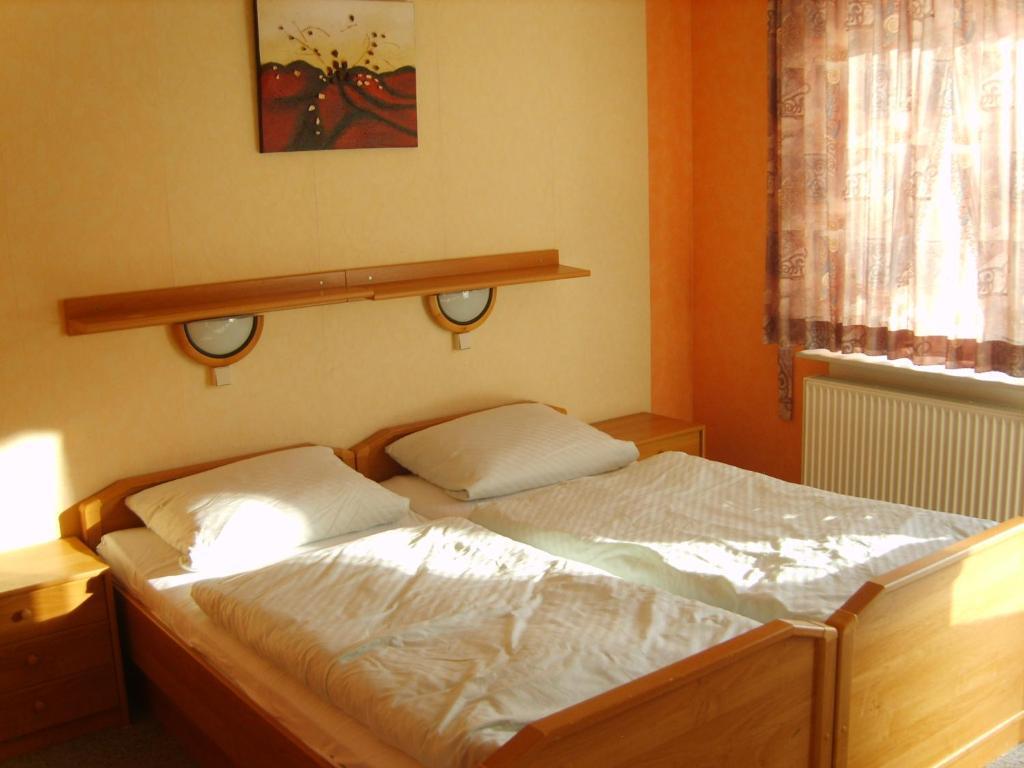 Hotel-Garni "Hof Von Hannover" Wittmund Room photo